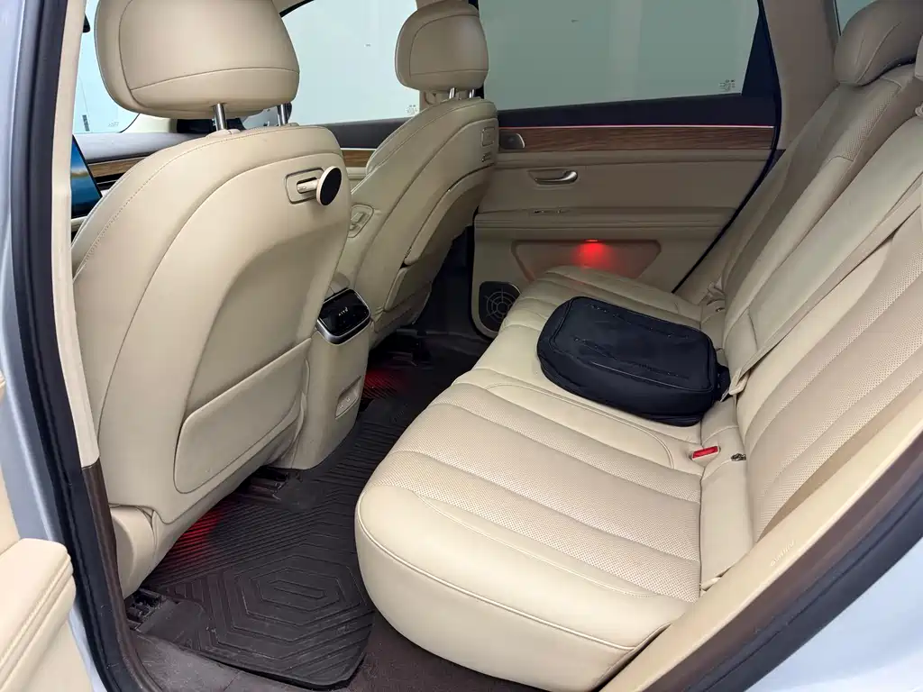 AITO ASK THE WORLD M7