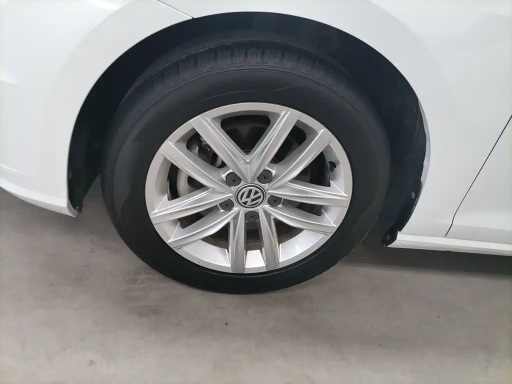 Volkswagen Golf — миниатюра 23