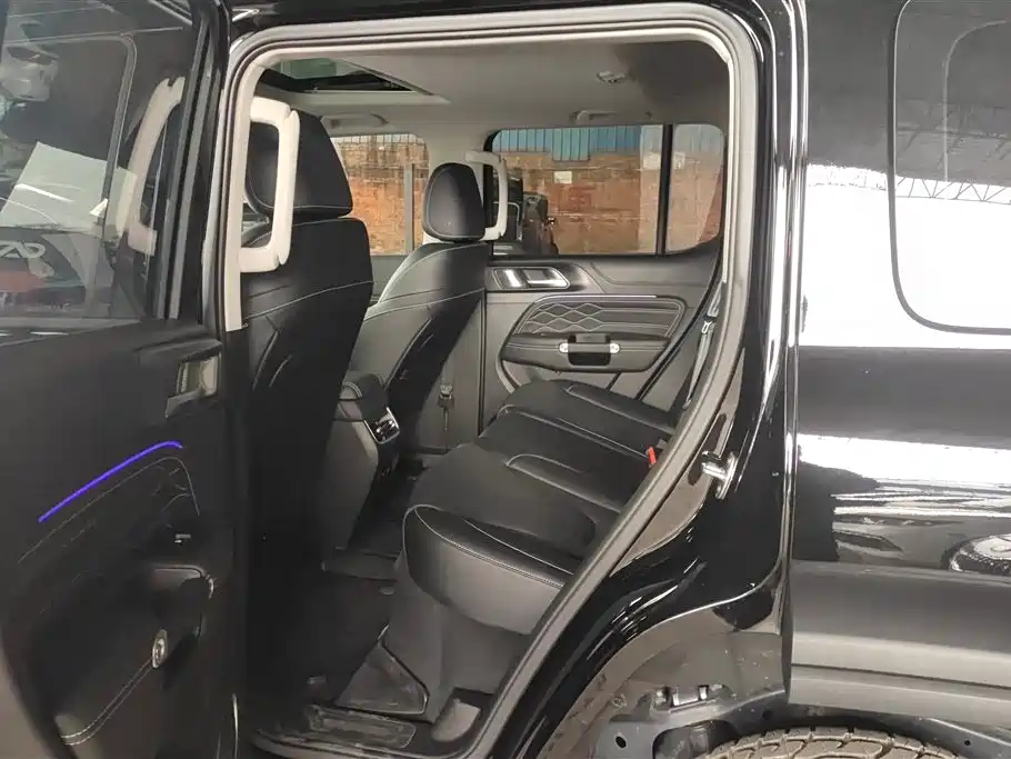 TANK TANK 300 NEW ENERGY