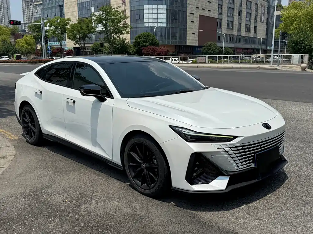 Changan UNI-V — миниатюра 3