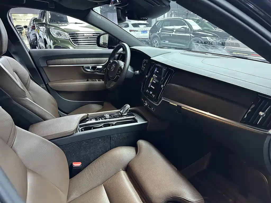 Volvo S90 — миниатюра 10