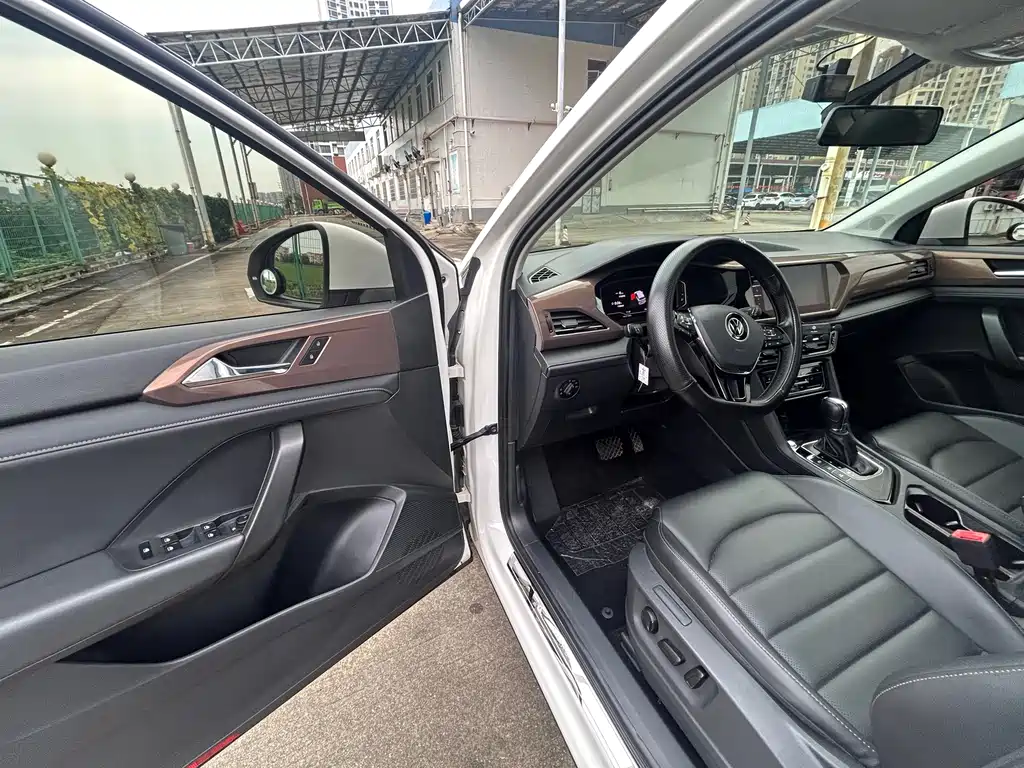 Volkswagen Tharu — миниатюра 15