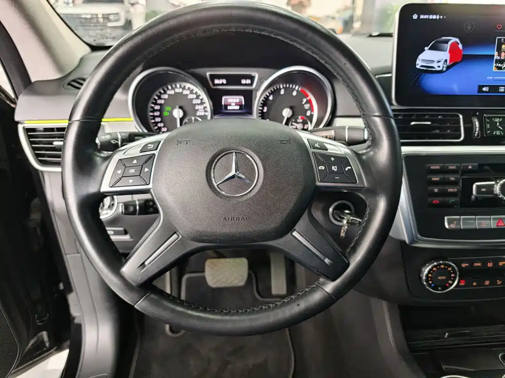 Mercedes-Benz M-Class — миниатюра 18