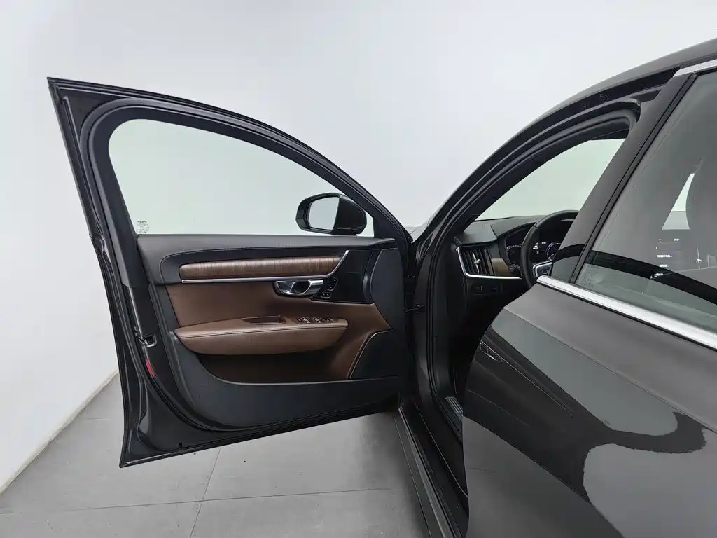 Volvo S90 — миниатюра 8