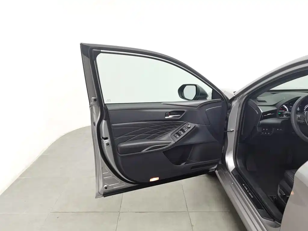 Toyota Avalon — миниатюра 8