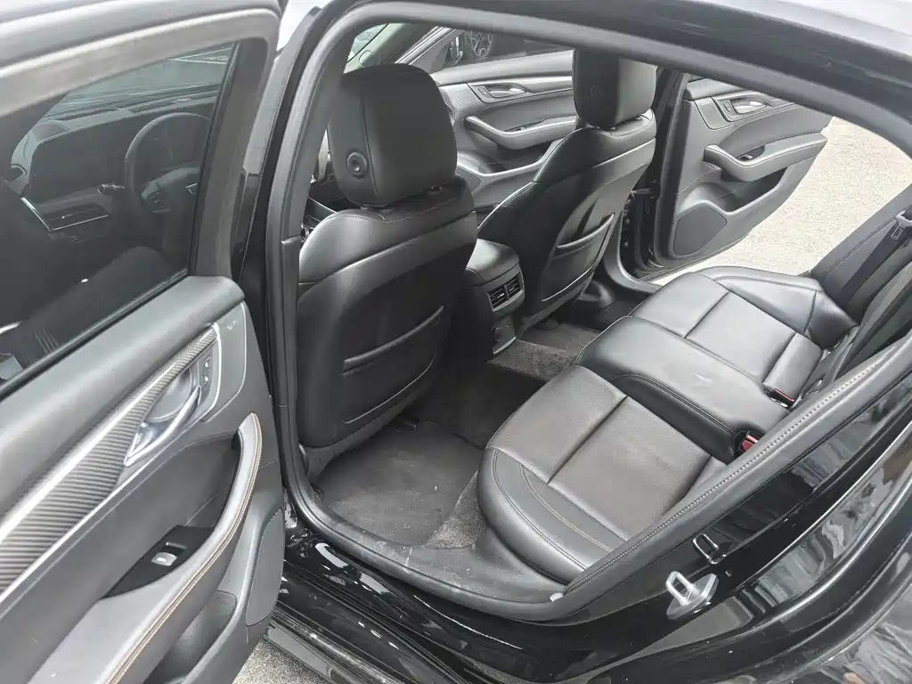 Cadillac CT5 2024 28T