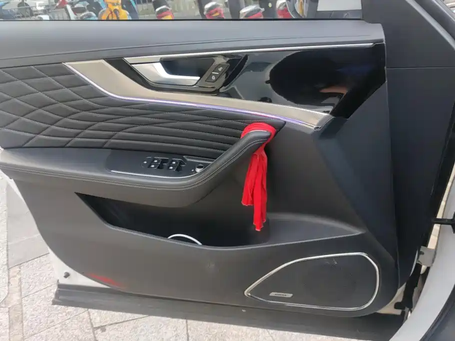 Hongqi Hongqi HS5 — миниатюра 7