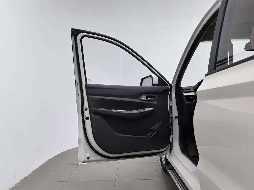 Wuling Hongguang — миниатюра 8