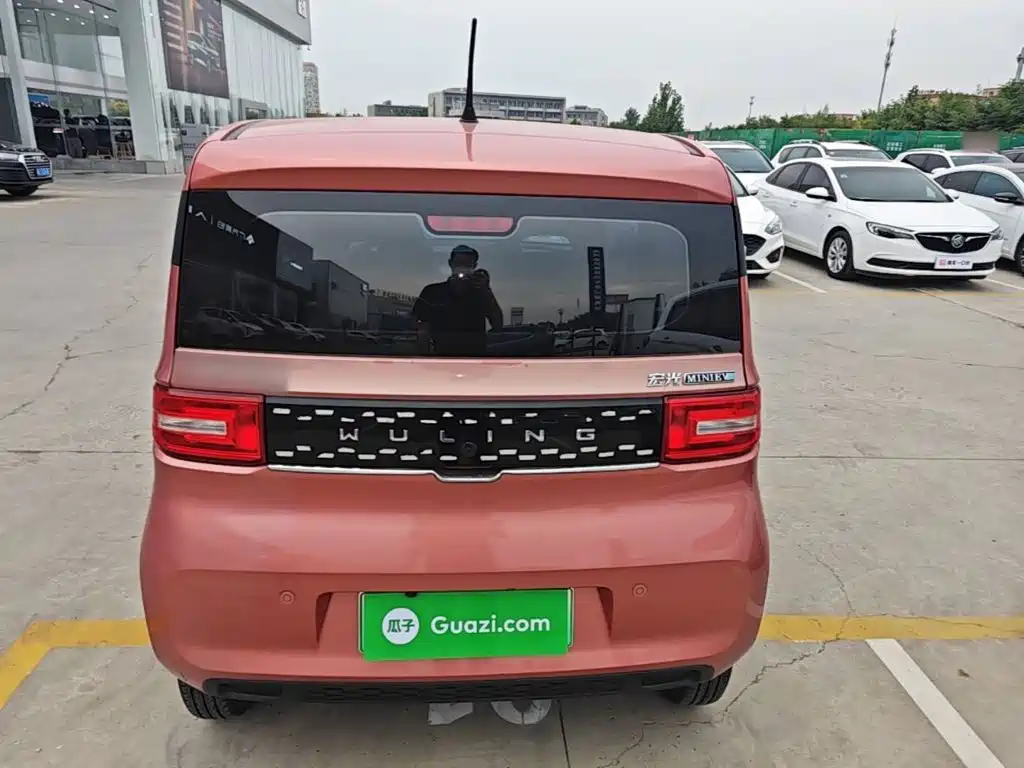 Wuling MINIEV — миниатюра 6