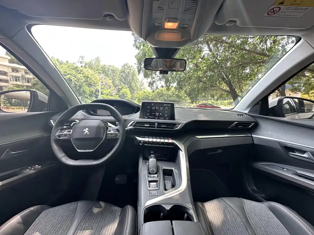 PEUGEOT  5008