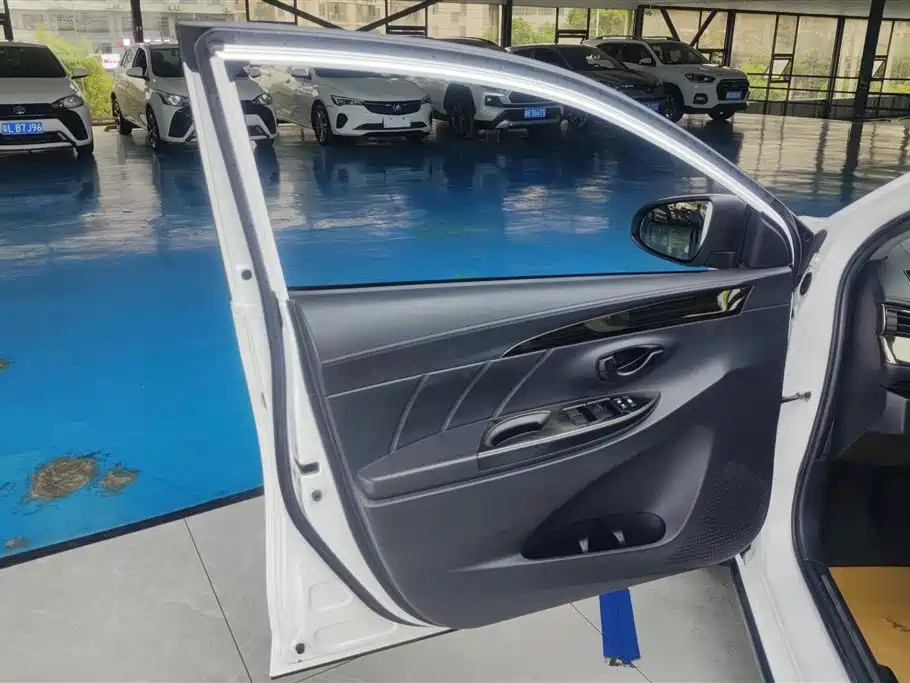 TOYOTA YARIS L ZHIXUAN