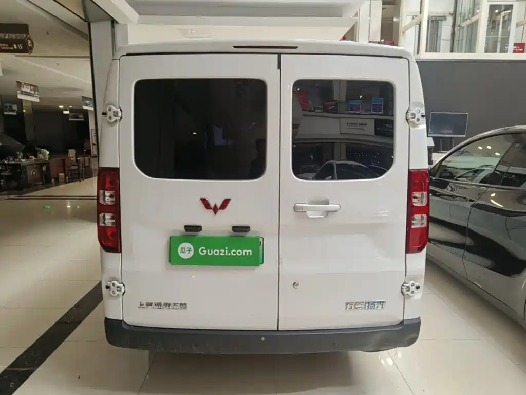 Wuling Yangguang — миниатюра 6