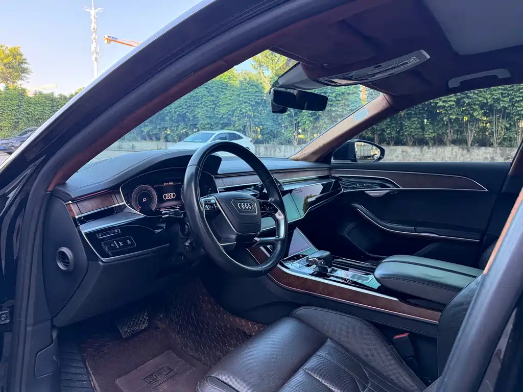 Audi A8 — миниатюра 4