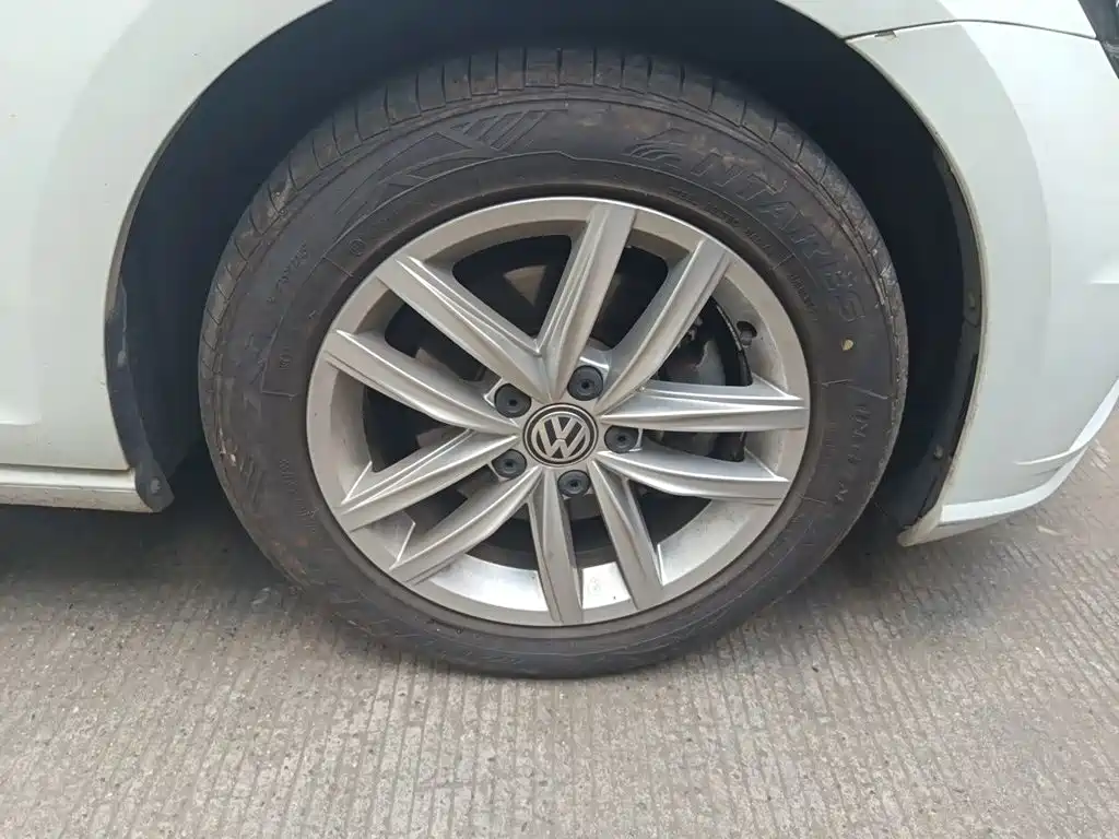 Volkswagen Golf — миниатюра 9