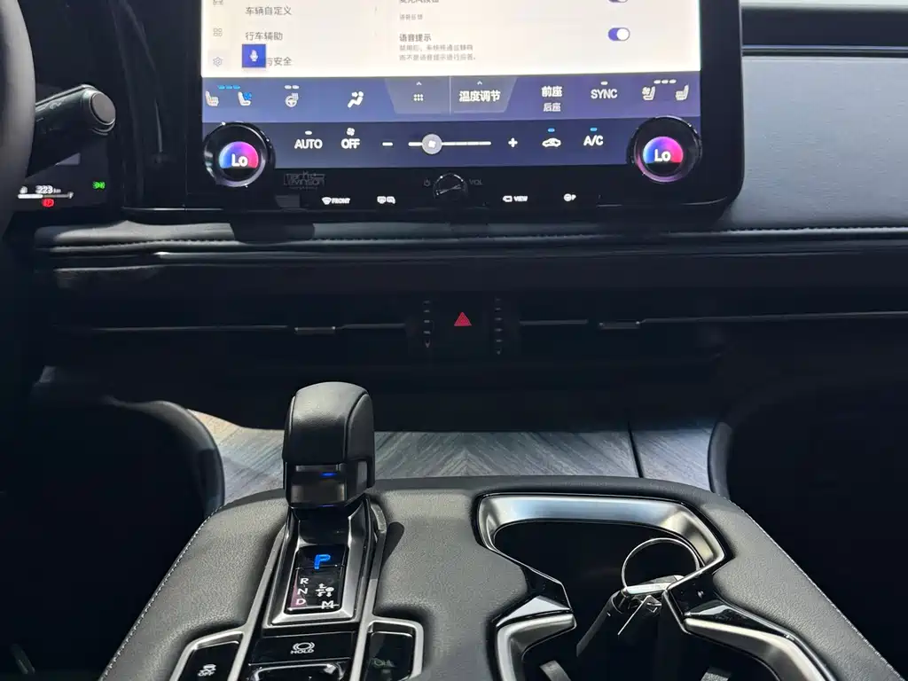 Lexus LM — фотографии объявления, Фото 16