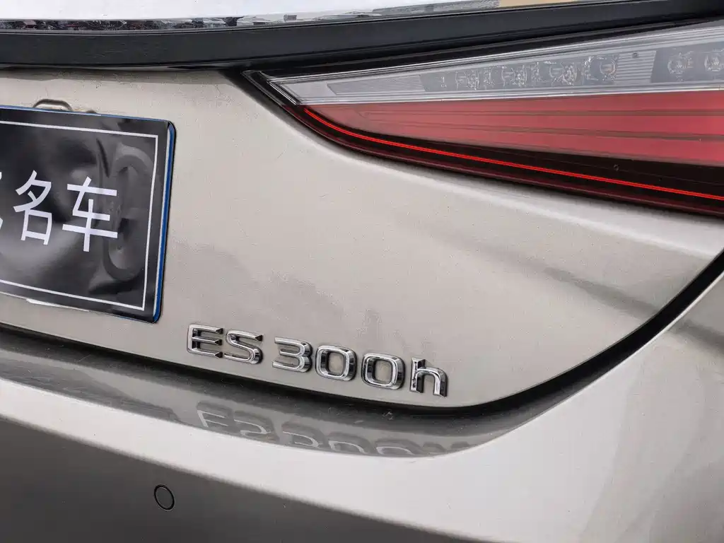 Lexus ES — миниатюра 5