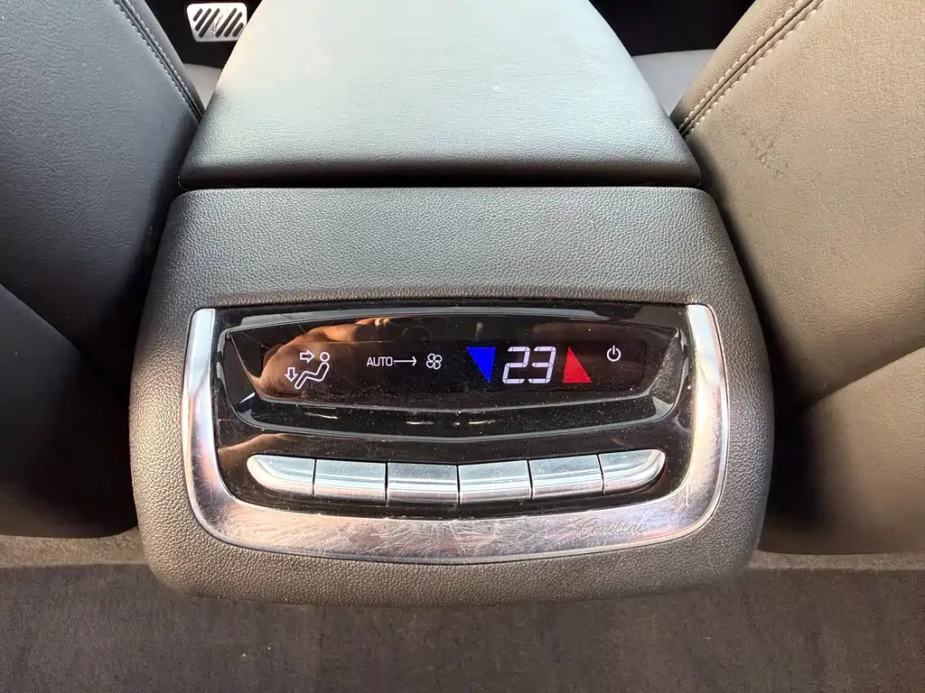 Cadillac XT6 — миниатюра 14