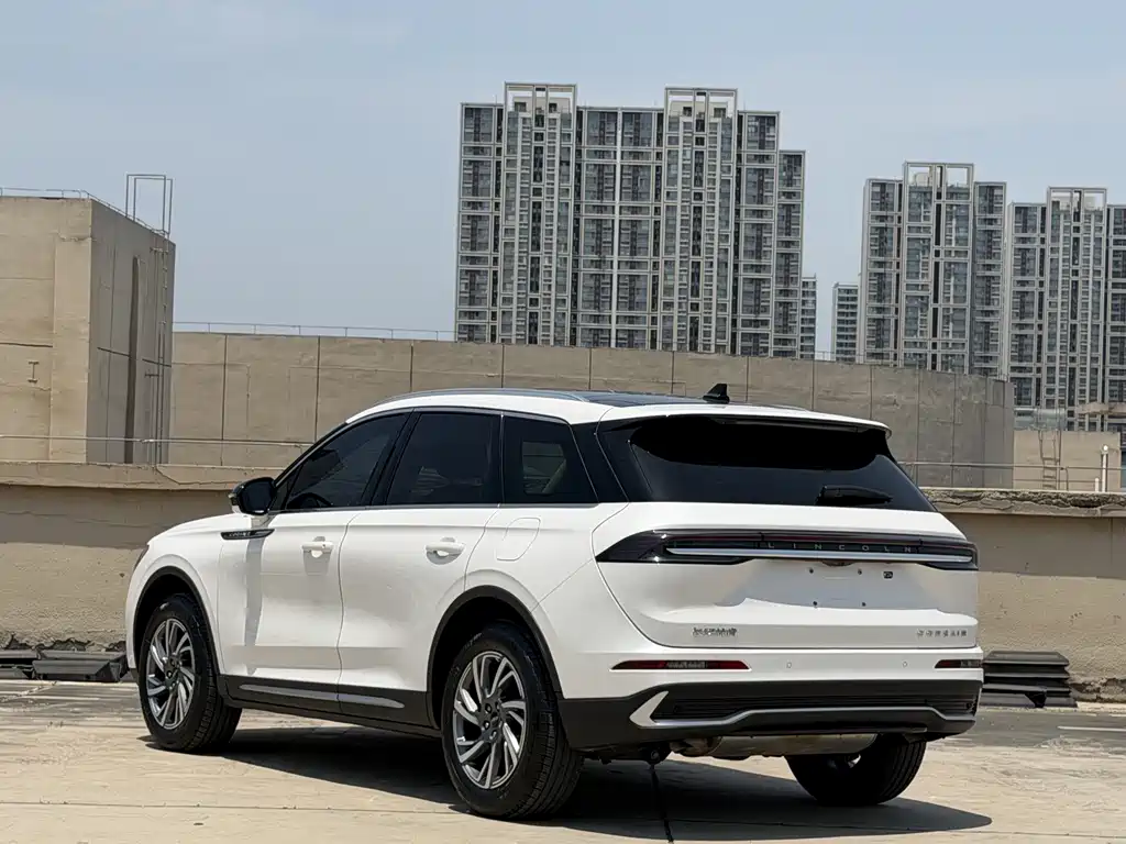 Lincoln Corsair — миниатюра 7