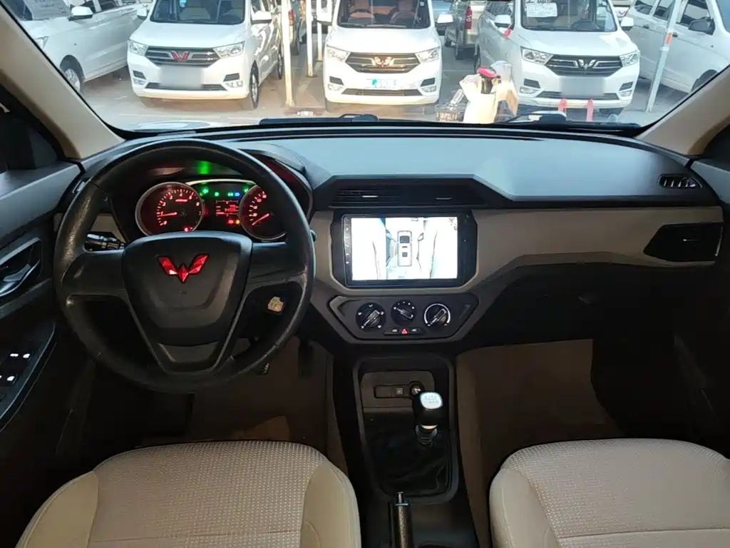 Wuling Hongguang — миниатюра 10