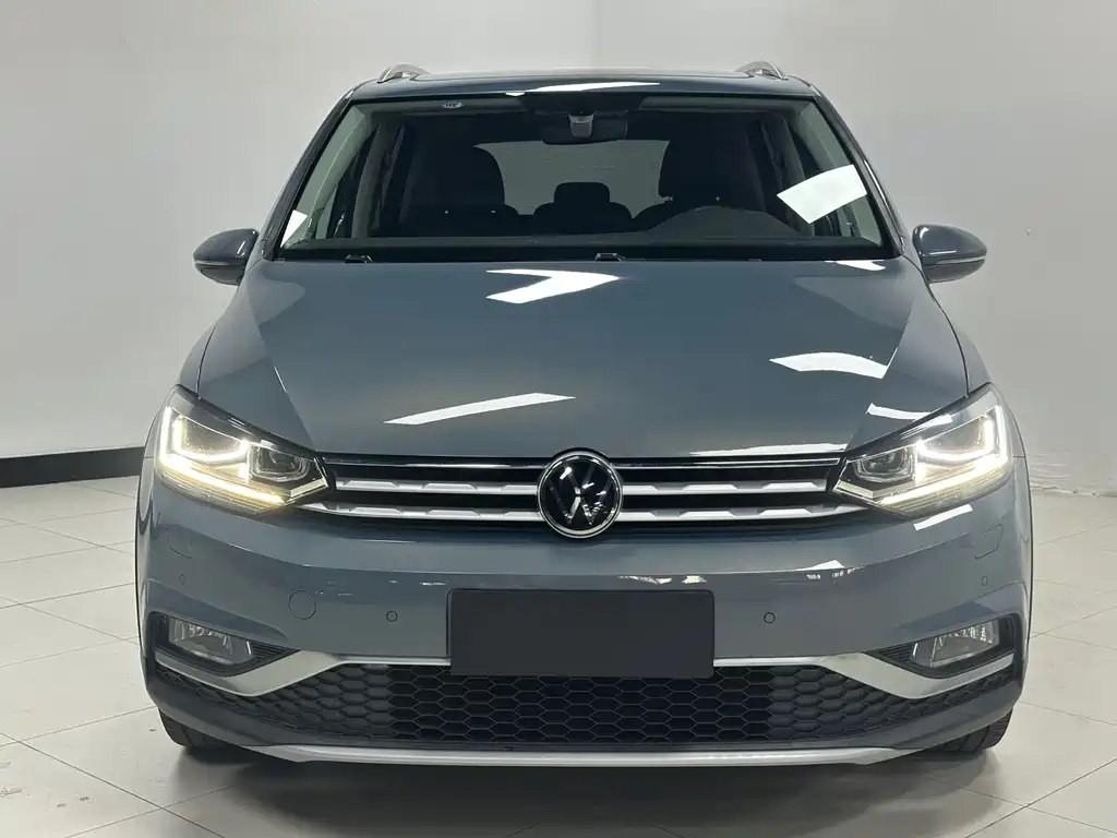 Volkswagen Touran — миниатюра 2