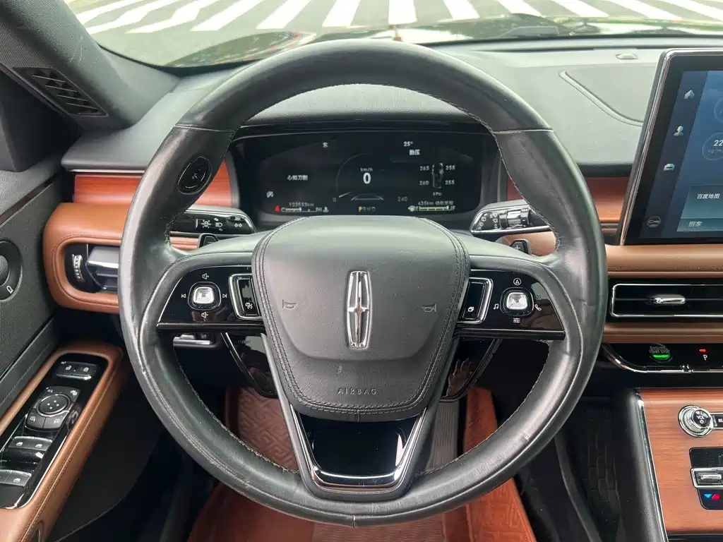 Lincoln Aviator — миниатюра 21
