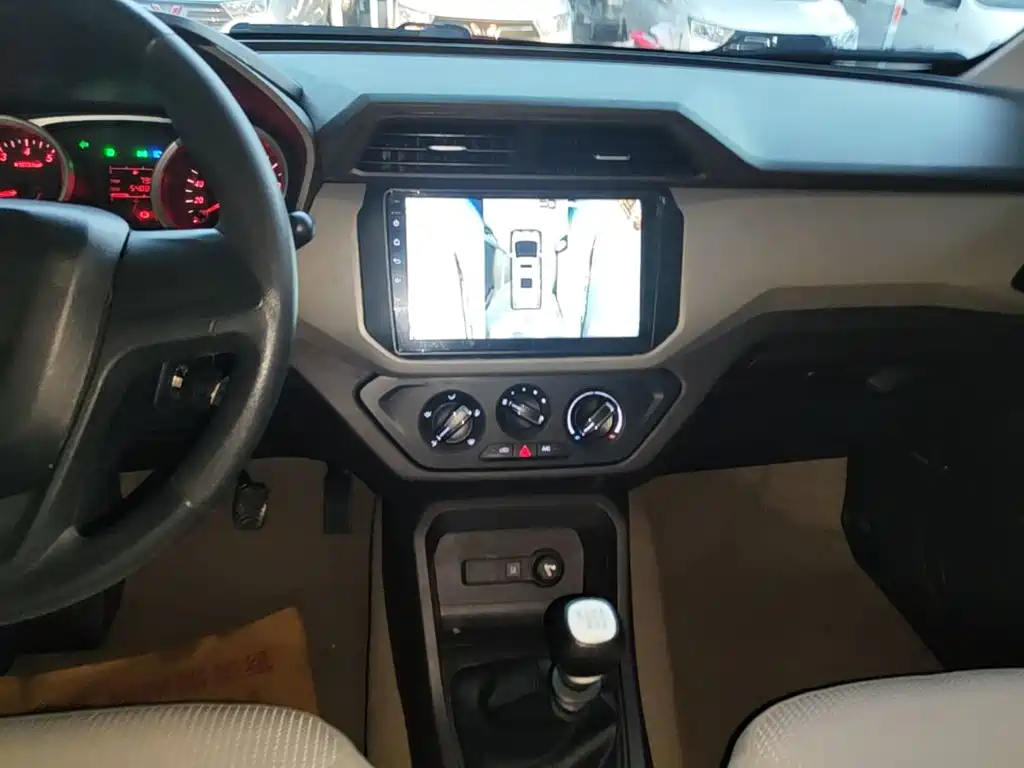 Wuling Hongguang — миниатюра 13