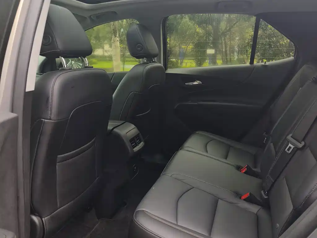 Chevrolet Equinox — миниатюра 7