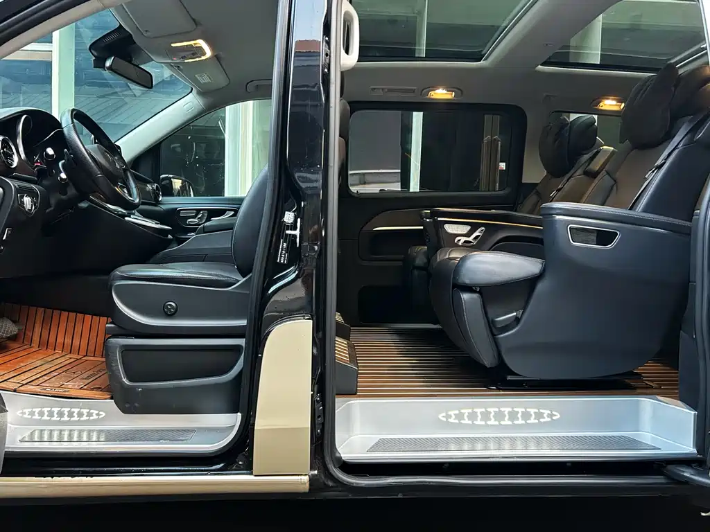 MERCEDES-BENZ V CLASS