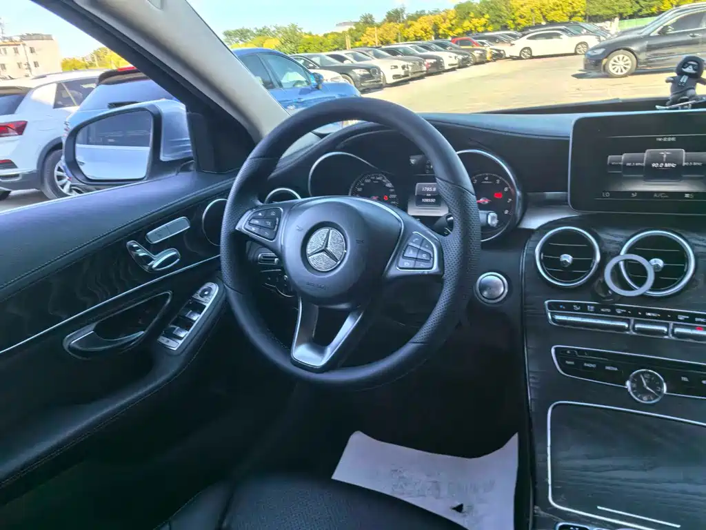 Mercedes-Benz C-Class — миниатюра 17