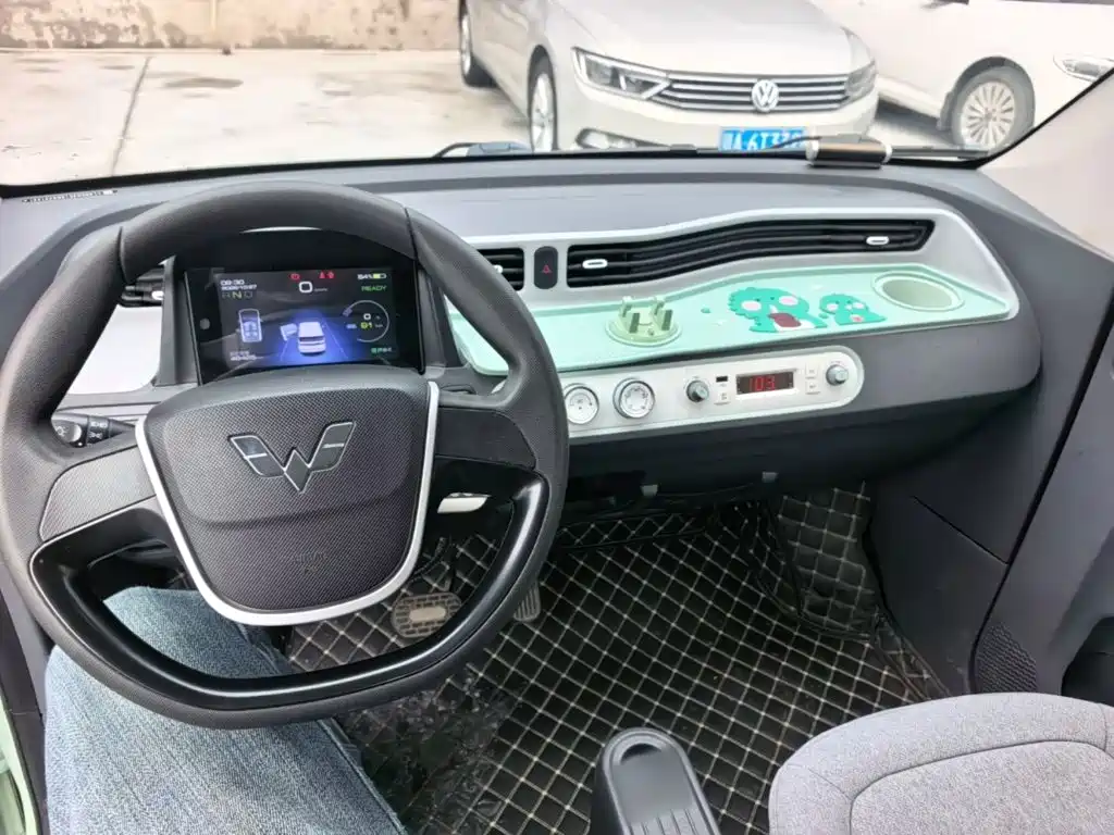 Wuling MINIEV — миниатюра 10