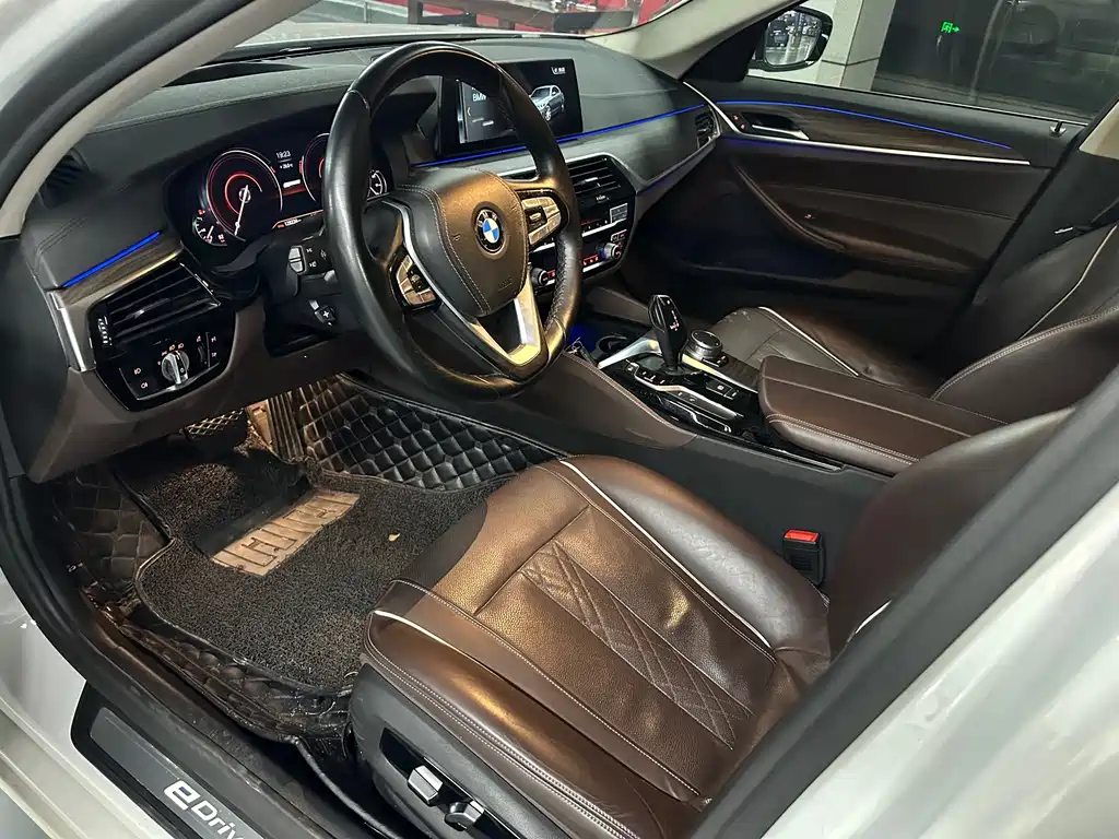 BMW 5 Series New Energy — миниатюра 7