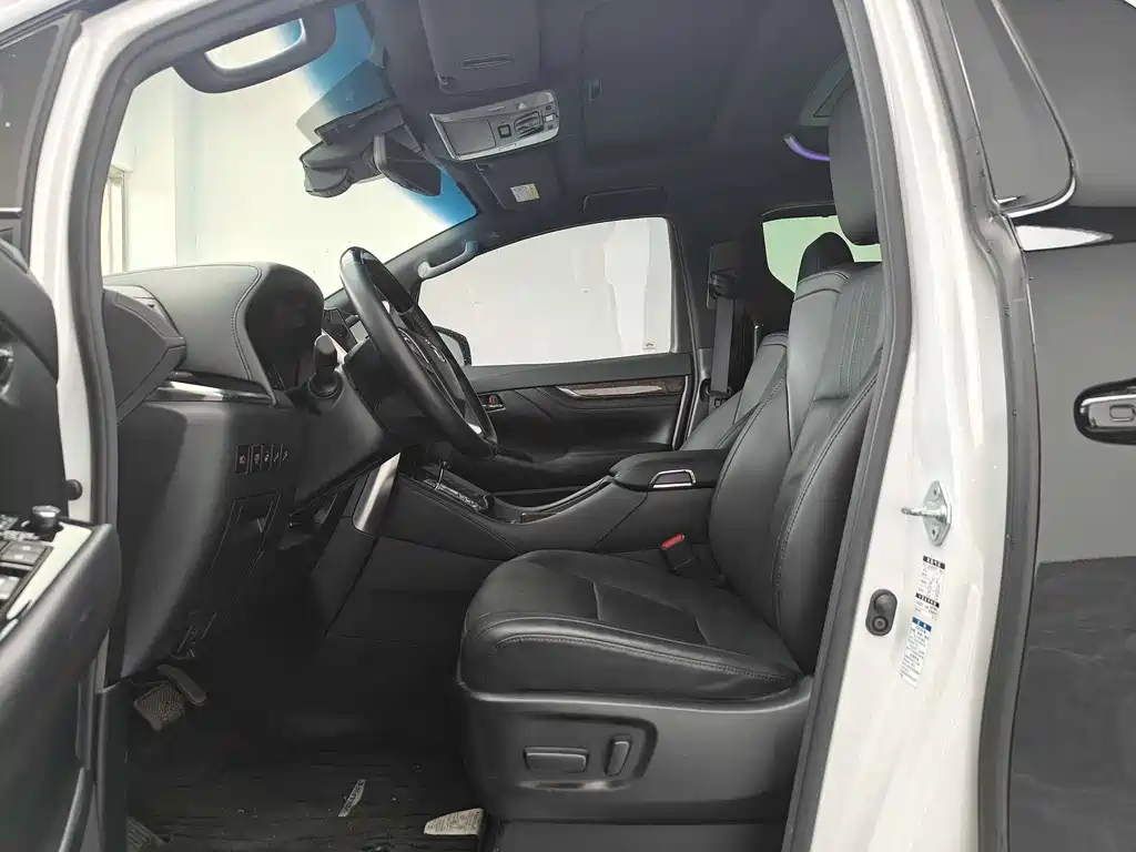 Toyota Alphard 2020 2.5L Luxury