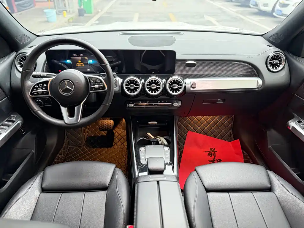 Mercedes-Benz GLB — миниатюра 8