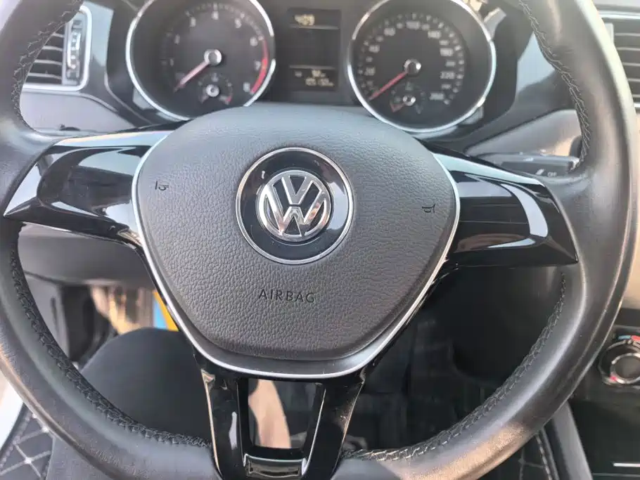 Volkswagen Sagitar — миниатюра 15