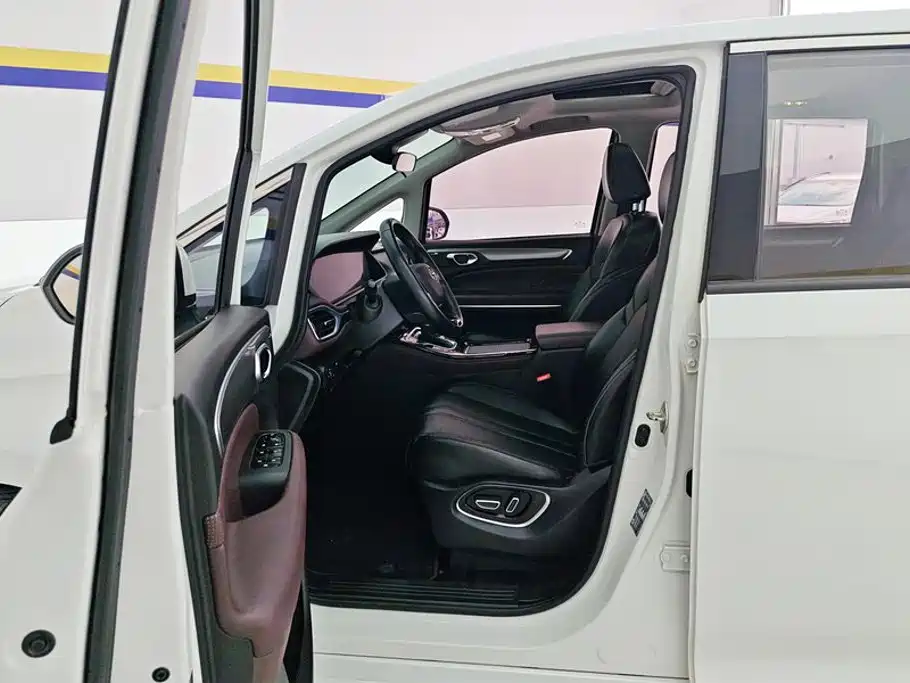 GAC Motor Trumpchi M6 — миниатюра 9