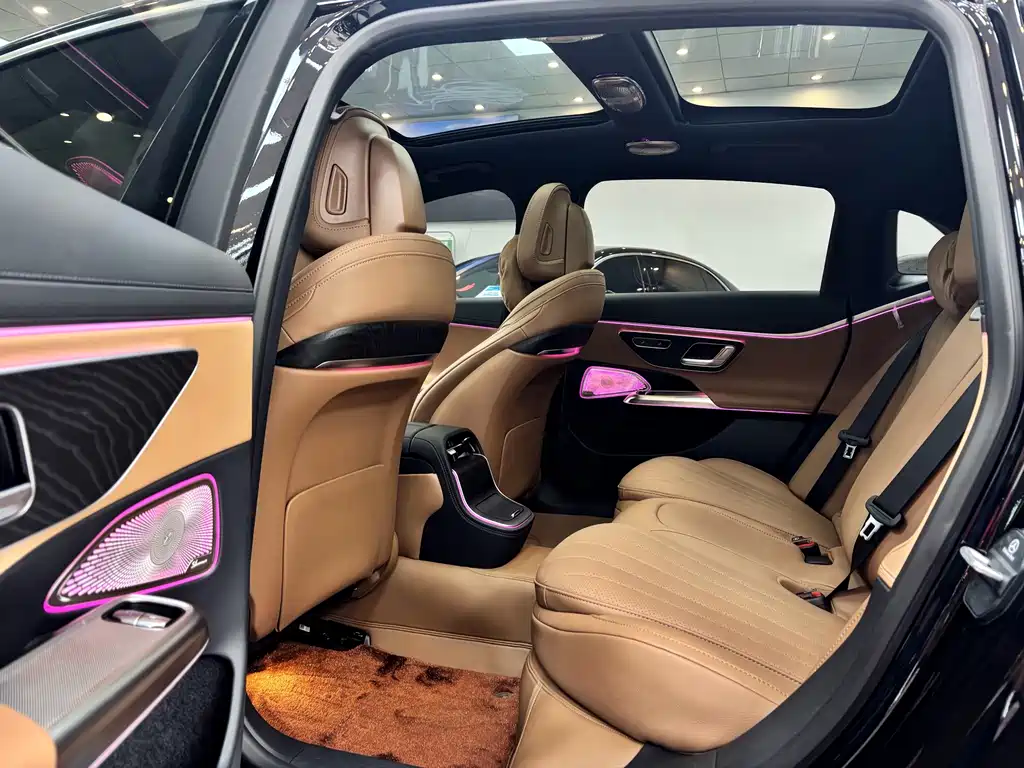 Mercedes-Benz E-Class — миниатюра 10