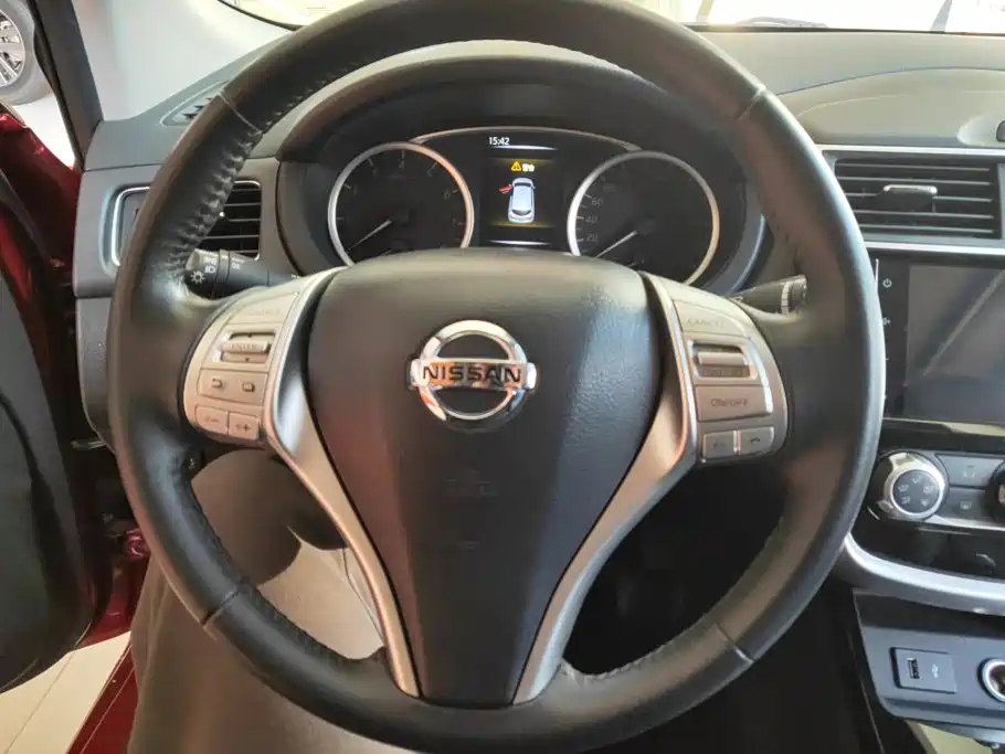 Nissan Tiida — миниатюра 15
