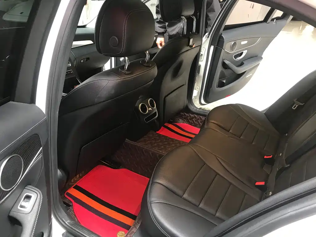 Mercedes-Benz C-Class — миниатюра 13