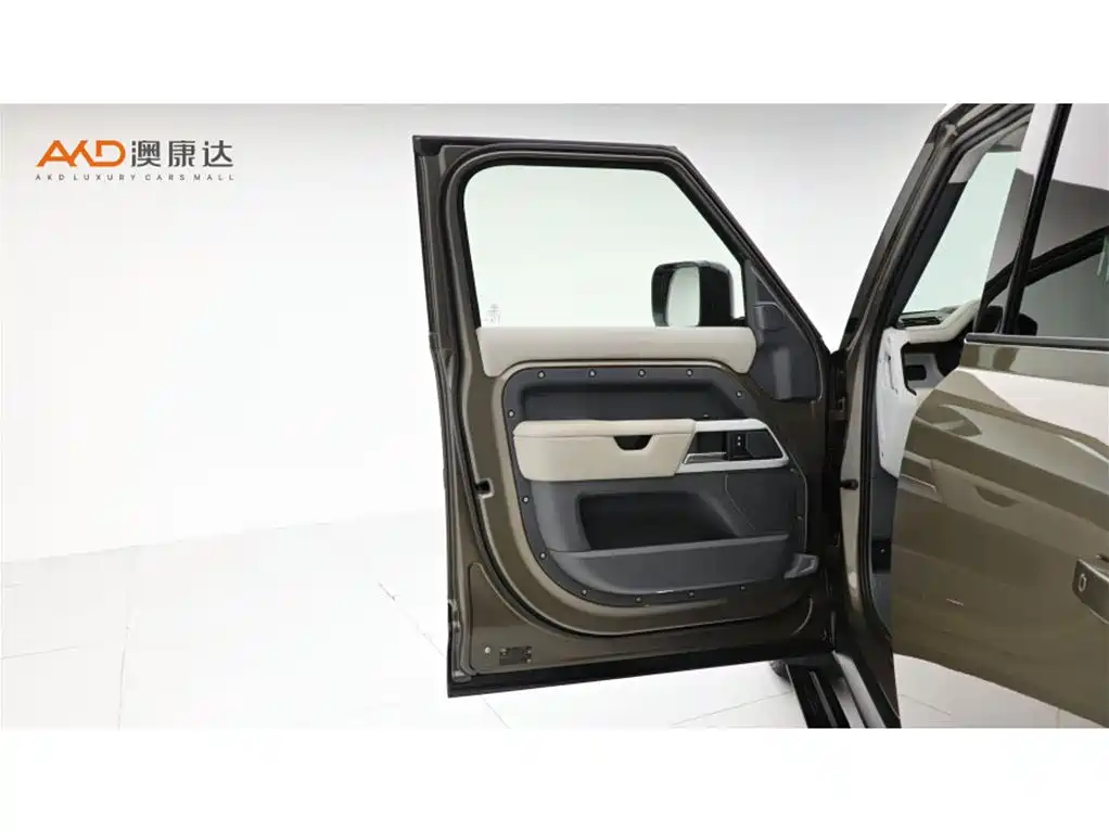 Land Rover Defender — миниатюра 10
