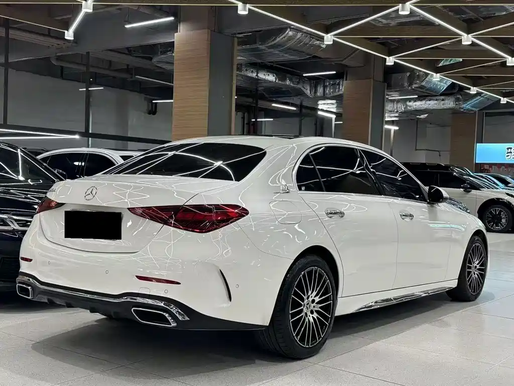 Mercedes-Benz C-Class — миниатюра 6