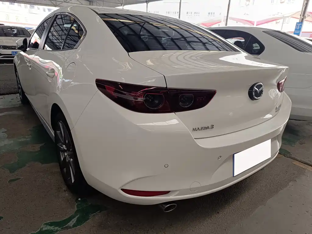 Mazda 3 Axela — миниатюра 16