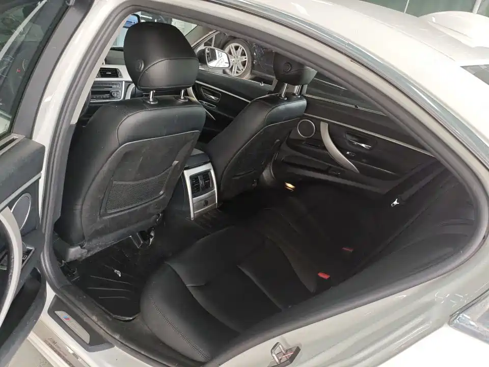 BMW 3 Series — миниатюра 11