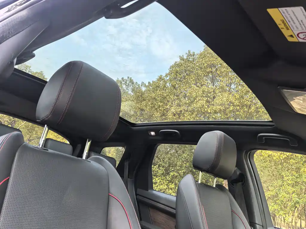 LAND ROVER DISCOVER SPORTS