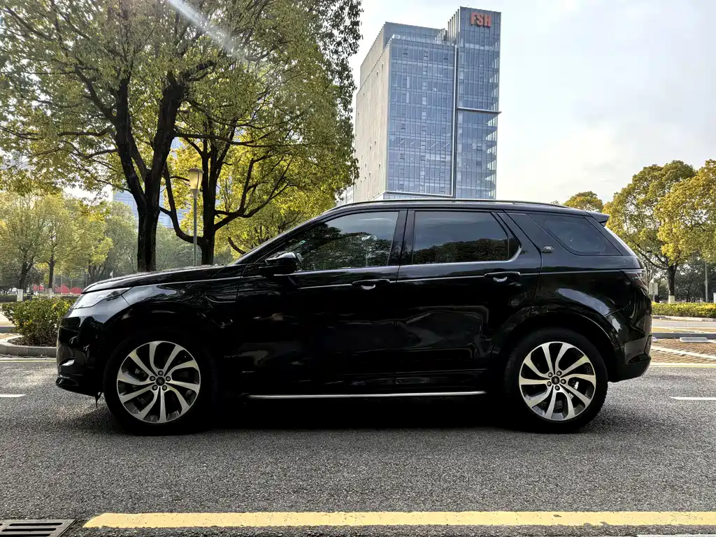 LAND ROVER DISCOVER SPORTS