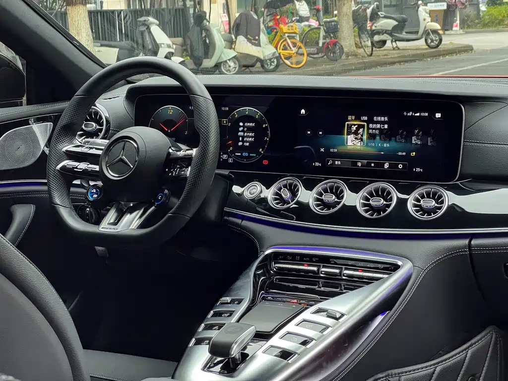 MERCEDES-BENZ AMG GT