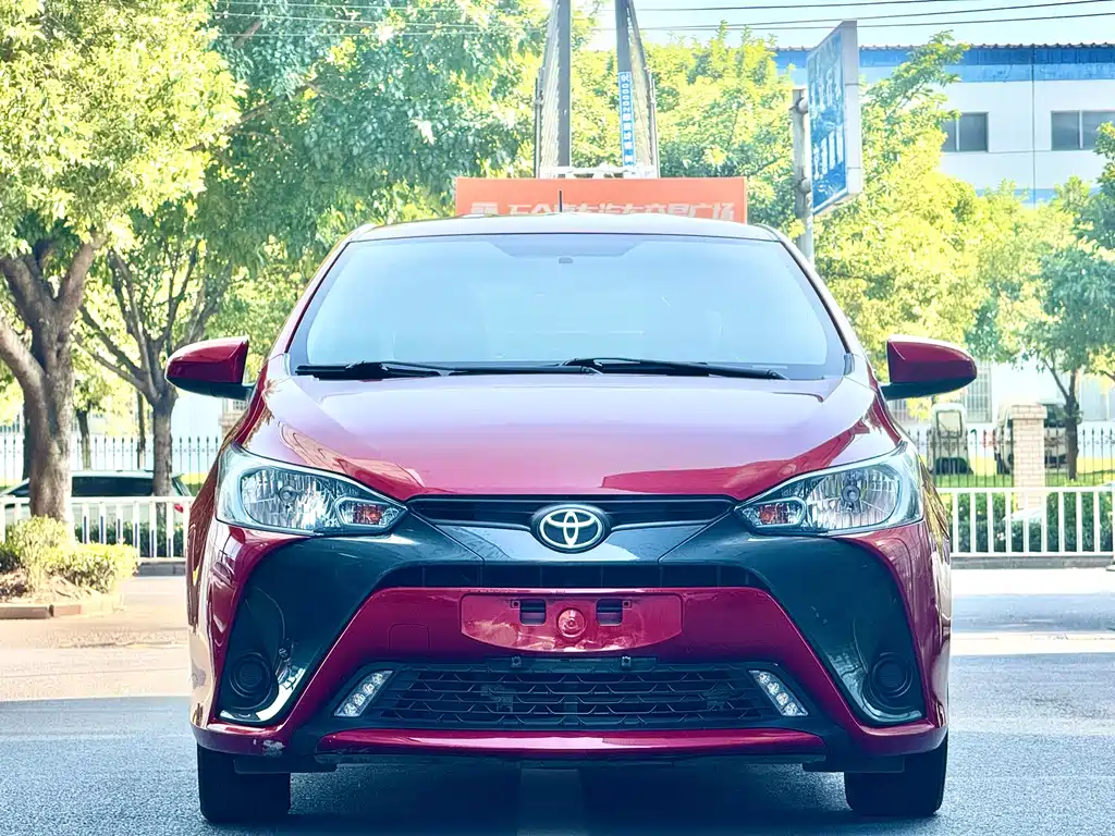 Toyota Yaris L — миниатюра 2
