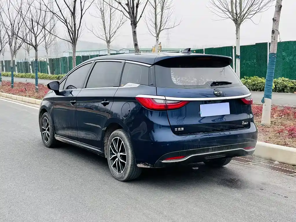 BYD SONG MAX