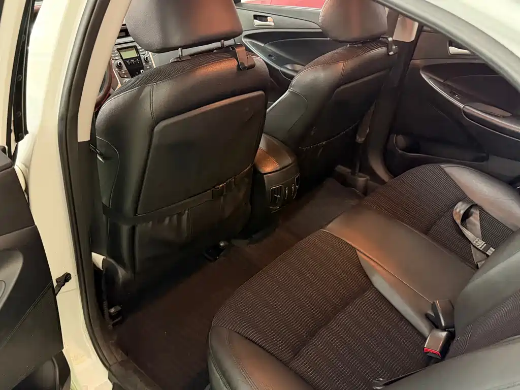 Hyundai Sonata — миниатюра 5