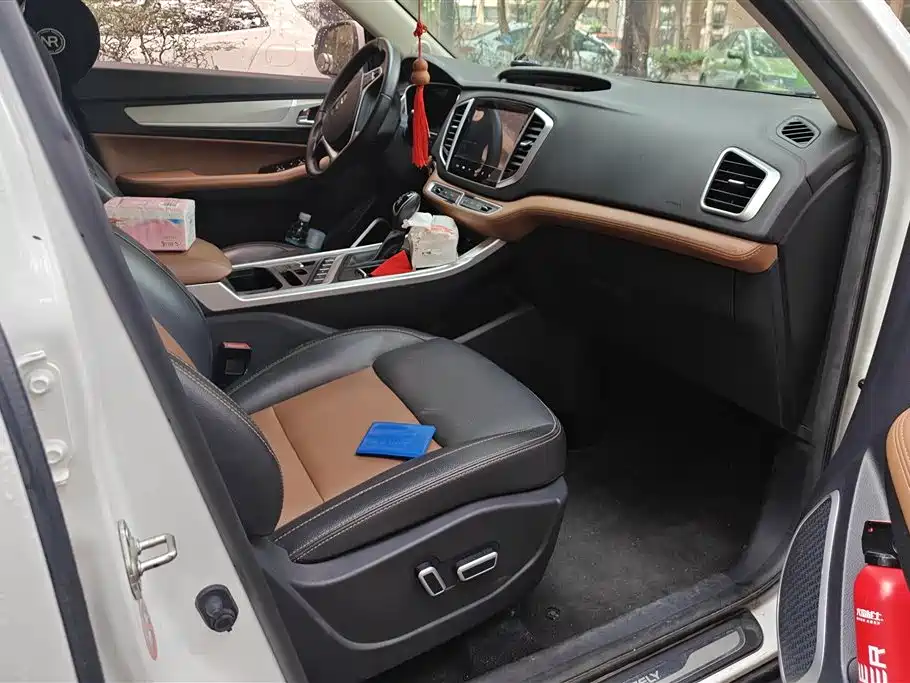 GEELY AUTOMOBILE VISION X6