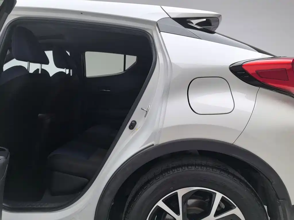 Toyota C-HR — миниатюра 15
